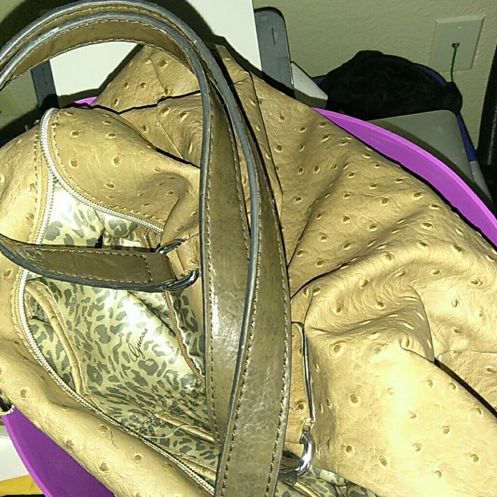 Guess Handbag - Picture 5 of 7